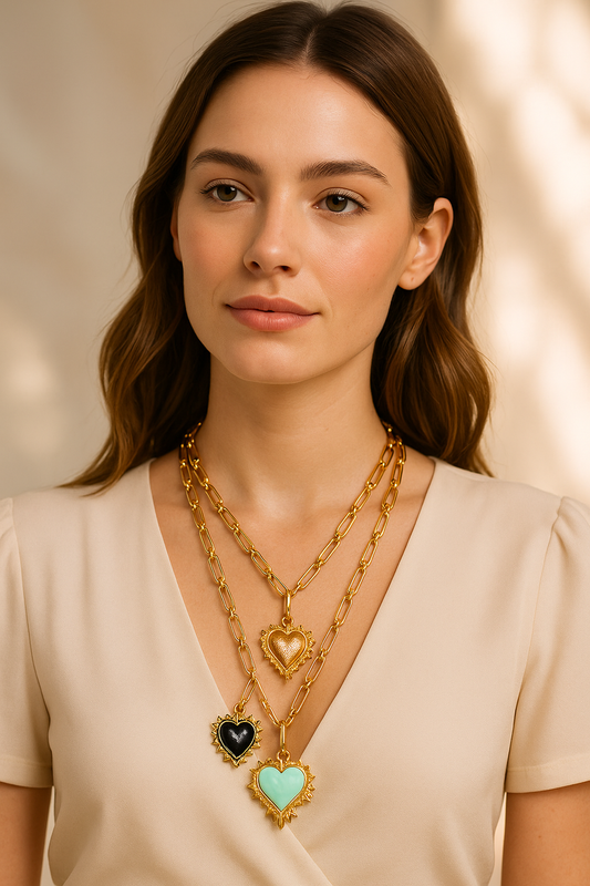 Collar Corazón con Ala de Ángel
