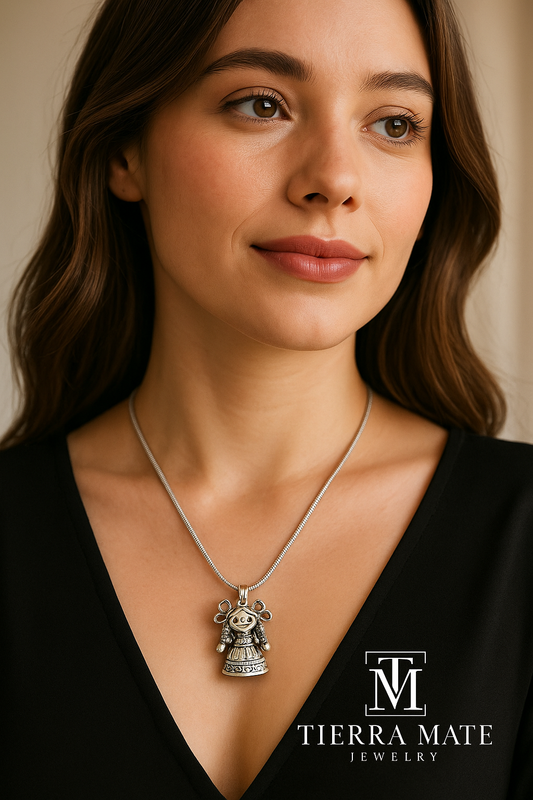 Collar Niña María
